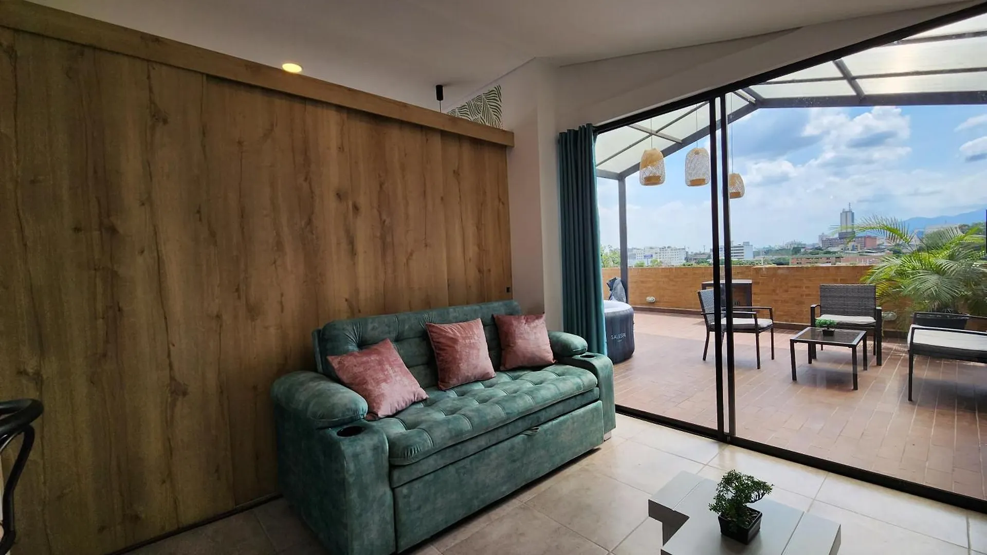 Liv 37 Apartments Cali
